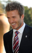 David Beckham Th_70723_PrinceWilliamPrinceHarryMeetDavidBeckhamE6EWsC9Aiorl1_122_48lo