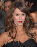 Jennifer Love Hewitt - Page 4 Th_21439_Preppie_Jennifer_Love_Hewitt_at_Twilight_Saga_Eclipse_premiere_2_122_573lo