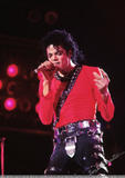 BAD WORLD TOUR  Th_46424_079_122_576lo