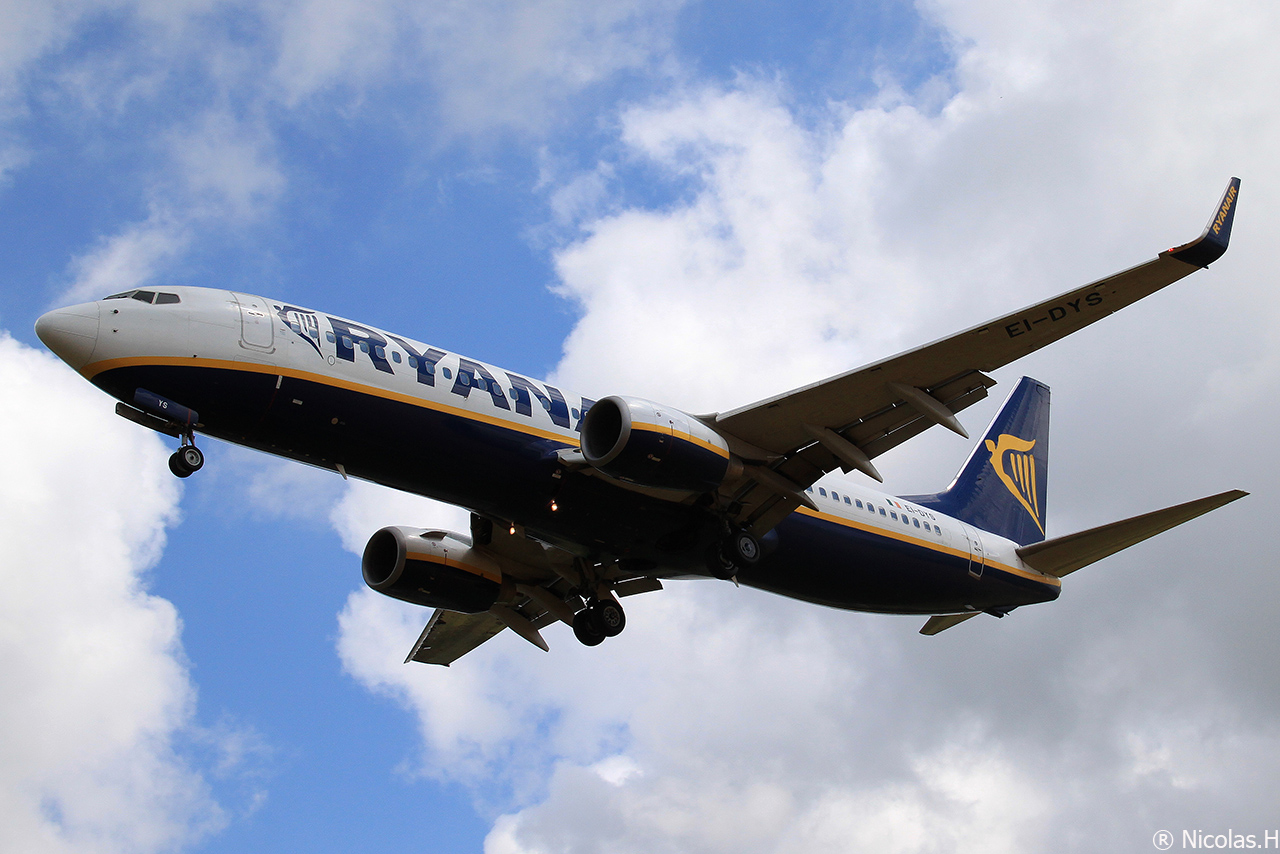 Boeing 737-8AS Ryanair EI-DYS Le 29.06.14 Img_0457-4670674