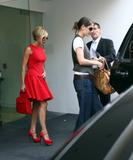 Victoria Beckham shopping in LA 29.04-07 Th_33204_VBKH_1234pb_1_02_123_122_1186lo