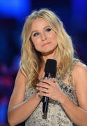 Kristen Bell Th_062616134_kristen_bell_2012_cmt_music_awards_69_122_498lo