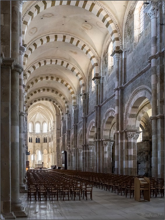 Basilique de Vezelay ... + Ajout ... Pb_1298-45d33a3