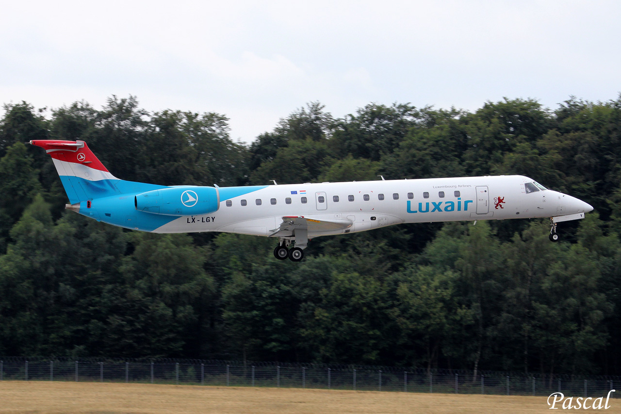 Aéroport de Luxembourg-Findel ELLX le 06 juillet 2014  Lux-14-copie-4697630