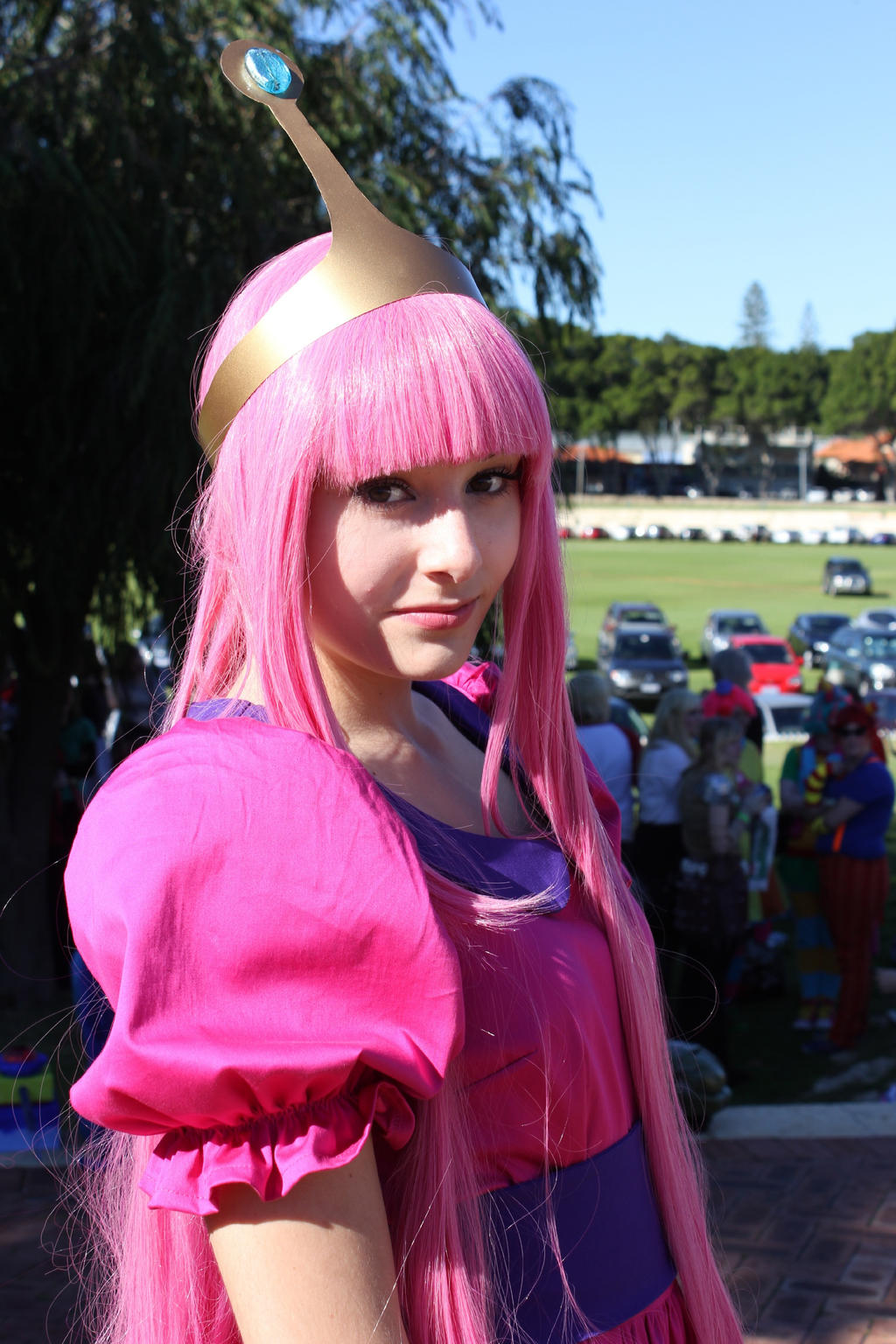 صور لكوسبلاي اميرة العلكة رووعة Adventure_time_cosplay__princess_bubblegum_by_foxesandfeathers-d6bhj2x