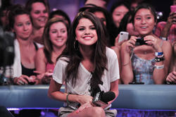 Selena Gomez - LQ x73 Th_229324376_ROBiNHOOD_HQHC_SELENAGOMEZ_8_24_2011_63_122_221lo