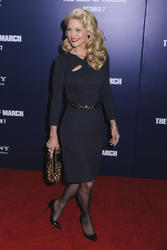 Christie Brinkley the premiere of "The Ides of March" at the Th_268145779_ChristieBrinkleyGeorgeClooneyIdesMarchi8LVxe5XZe0l_122_94lo