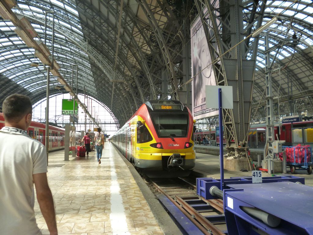 Frankfurt HBF 2014 P1020461-4715e29