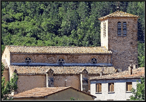 Mgr Lefebvre évêque traditionnaliste contre Vatican II. Eglise-st-papoul-4f5fc37