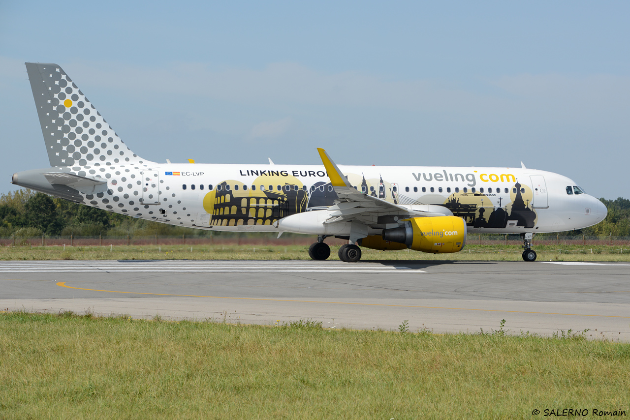 Spotting du 19/09/2014: A320 Vueling Linking Europe c/s  Dsc_3995-47d2ebb