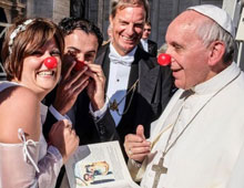 Mais de quelle Eglise est le pape François ? - Page 2 Francois-clown-5648dac