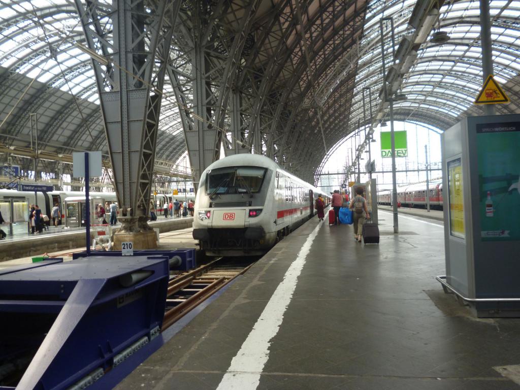 Frankfurt HBF 2014 P1020462-4715e3a