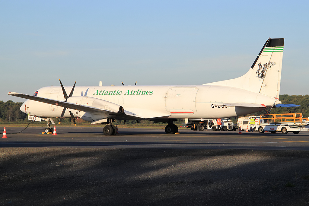 Antonov An124-100 Antonov Design Bureau UR-82008 + divers Le 26.09.14 - Page 3 Img_2451-47ded14