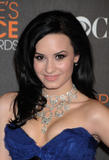Demi Lovato Resimleri - Sayfa 2 Th_70638_Demi_Lovato_-_2010_Peoples_Choice_Awards_-_Jan_6th_109_122_244lo