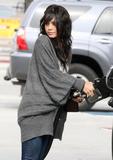 Vanessa Anne Hudgens Th_91943_Vanessa_Hudgens_Candids_Toluca_Lake_Gas_Station_021509_4126_122_952lo