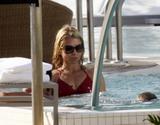 Kelly Ripa - Bikini Candids, Miami - 01 Mag 09 Th_66079_Celebutopia-Kelly_Ripa_in_bikini_in_Miami-24_122_1195lo