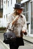 Sienna Miller Th_88754_Preppie_Sienna_Miller_is_picked_up_in_a_cab_outside_her_central_London_home_02.17.09_464_122_416lo