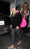 Christina Aguilera - Page 2 Th_43881_celebs4ever_Christina_Aguilera_Candids_Shopping_in_Hollywood_October_4th_2008_0008_122_838lo