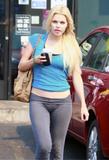 Sophie Monk - Candids Sconosciuta, 02set09 Th_27510_sophie_monk_1108_122_841lo