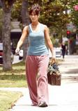 Jennifer Love Hewitt - Page 4 Th_20292_JenniferLoveHewitt_outandaboutinTolucaLake2024_122_449lo