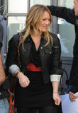 Hilary Duff - In Mini, Gossip Girl  Set, 05ott09 Th_89023_80107-hilary-duff-on-the-set-of-gossip-girl-in-new_122_6lo