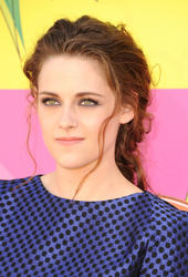 Kristen Stewart Th_134882380_zzkskca15_122_386lo