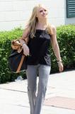 Hilary Duff Th_76531_hilary_duff_01036_122_891lo