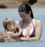 **~Pics de Courtney~** - Page 7 Th_04276_CourtneyCox_Nipple03_66lo