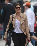 Jessica Biel - Page 2 Th_06903_Preppie_Jessica_Biel_shopping_in_SoHo_05.09.09_412_122_994lo