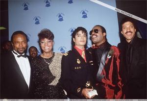 1986- The 28th Grammy Awards Th_799162202_008_32_122_422lo