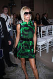 September 10th, VB @ Oscar De La Renta Fashion Show Th_33844_Victoria_Beckham_De_a_Renta_21_123_35lo