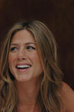 مكتبة صور Jennifer Aniston Th_19713_celebrity_city_Jennifer_Aniston_11_122_363lo