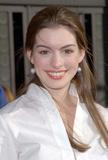 Anne Hathaway Th_47752_hathaway0237_122_531lo