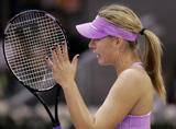 Maria Sharapova - Page 12 Th_97669_Maria_Sharapova_WTA_Champs_November_10_2006_36_122_341lo