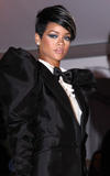 Rihanna - The Model As Muse: Embodying Fashion' Costume Institute Gala- 05 Mag 09 Th_23937_rihanna-cig-adds-549-8_122_64lo