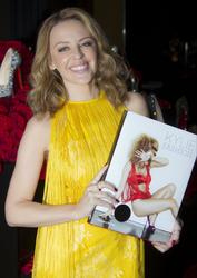 Kylie Minogue Th_289710910_14_122_401lo