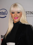 Christina Aguilera - Page 2 Th_88061_celebs4ever_Christina_Aguilera_Updates_0007_122_864lo