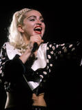 Madonna Live at concerts 1981 - 1999 Th_94909_holid22_122_772lo