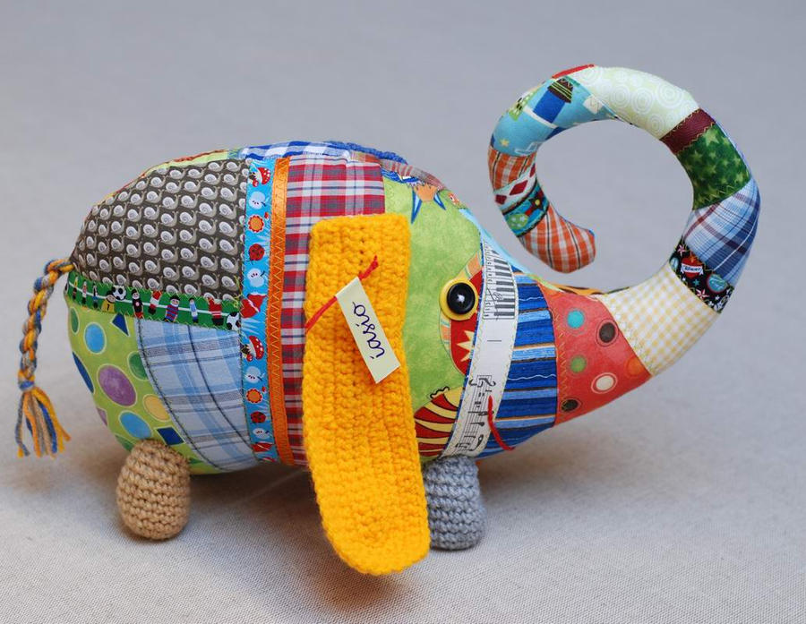 Pačvork: umetnost 'na parčiće' Patchwork_elephant___ooak___multi_colour_by_iasio-d56ex9g