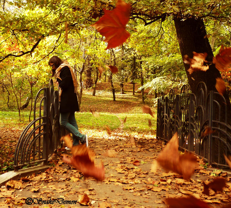 ЕСЕНСКА  ИДИЛА ВО СЛИКИ   Autumn_lady_by_snakedemon