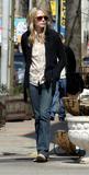 michelle en ballade a Brooklyn Th_46963_Michelle_Williams_strolling_in_Brooklyn_03