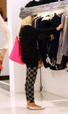 Christina Aguilera - Page 2 Th_44400_celebs4ever_Christina_Aguilera_Candids_Shopping_in_Hollywood_October_4th_2008_0041_122_900lo