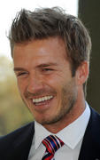 David Beckham Th_70713_PrinceWilliamPrinceHarryMeetDavidBeckham68qxbgUApkUl1_122_50lo