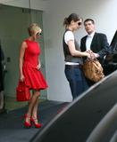 Victoria Beckham shopping in LA 29.04-07 Th_33212_VBKH_1234pb_1_03_123_122_859lo