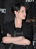 Kristen Stewart - Page 3 Th_08930_kris-twilight-event-02_122_210lo