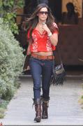 Ashley Tisdale Resimleri - Sayfa 2 Th_56255_05_122_170lo