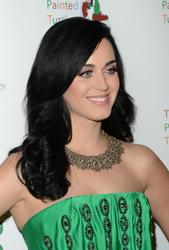 Katy Perry Th_198234460_6_122_470lo