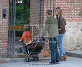 Martina y Pablo, de paseo por Madrid Th_66739_58_122_932lo