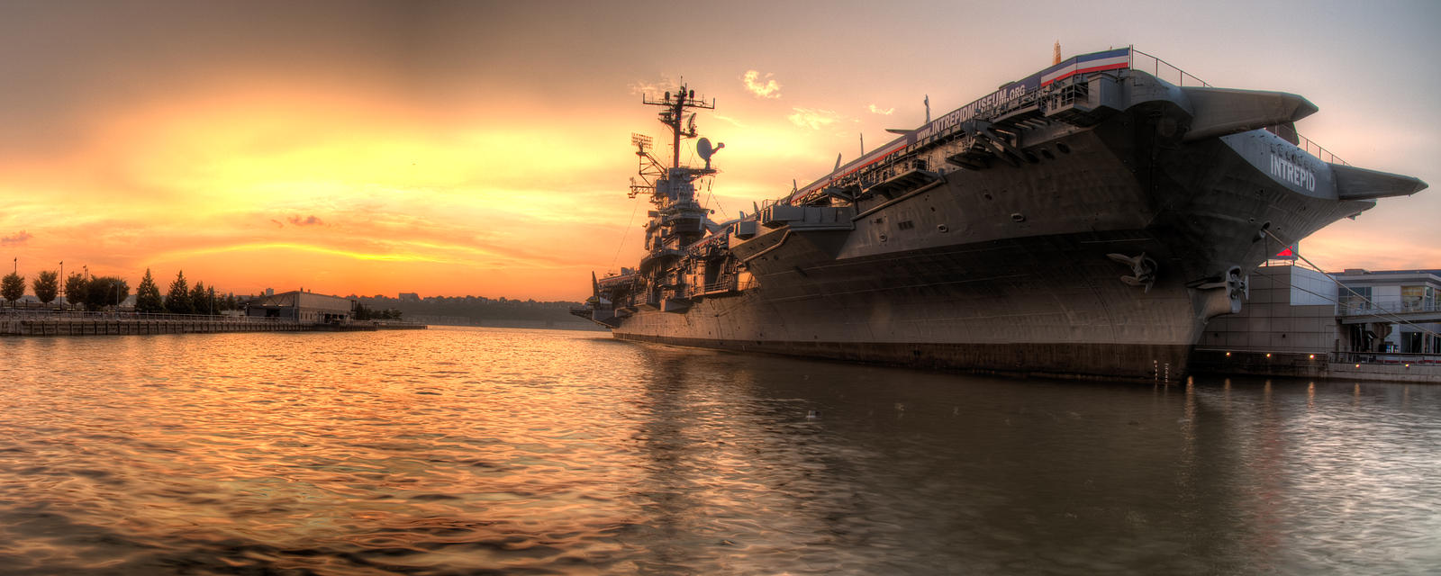 Intrepid Sea, Air & Space Museum  Intrepid_sea_air_space_museum_by_sp1te