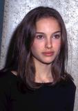 أكبر موسوعة لصورالفنانةNatalie Portman بطلة فيلم المحترف ليون Th_38825_Portman047